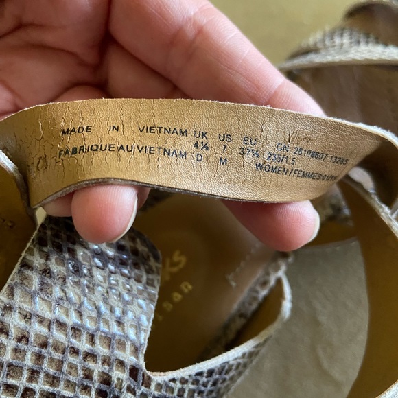 Clarks Ranae Estelle Snakeskin print with stack heel & open toe size 7 - Picture 8 of 16